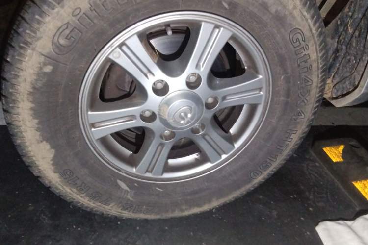 Used Great Wall Wingle 5 2023 "Dry Meal" Version 1.5T Gasoline Two-Wheel-Drive Advanced Large Double Right Front Wheel Hub