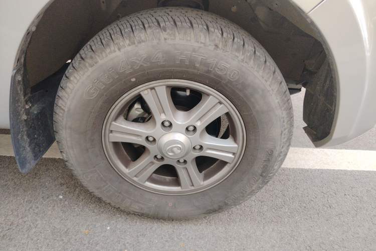Used Great Wall Wingle 5 2023 "Ganfan" Version 1.5T Gasoline Two-Wheel-Drive Advanced Trim with Long Cargo Bed Right Front Wheel Hub