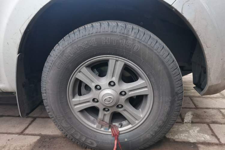 Used Great Wall Wingle 5 2023 "Dry Meal" Version 1.5T Gasoline Two-Wheel-Drive Advanced Large Double Right Front Wheel Hub