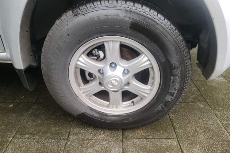 Used Great Wall Wingle 5 2023 2.0T Diesel Two-Wheel Drive Advanced Big Double Right Front Wheel Hub