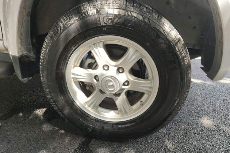Used Great Wall Wingle 5 2023 2.4L Gasoline Two-Wheel-Drive Elite Model Flat Bed Truck Right Front Wheel Hub