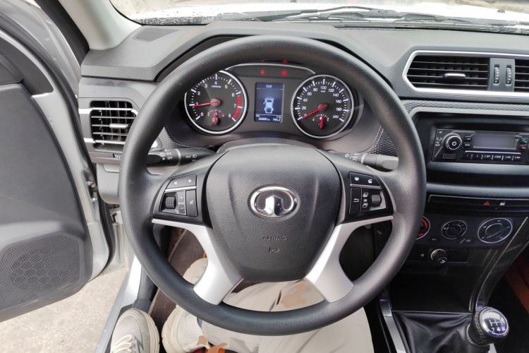 Used Great Wall Wingle 5 2023 "Ganfan" Version 1.5T Gasoline Two-Wheel-Drive Advanced Trim with Long Cargo Bed Steering Wheel
