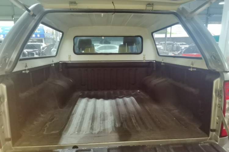 Used Great Wall Wingle 5 2023 2.4L Gasoline 4x4 Entry-Level Compact Pickup Trunk