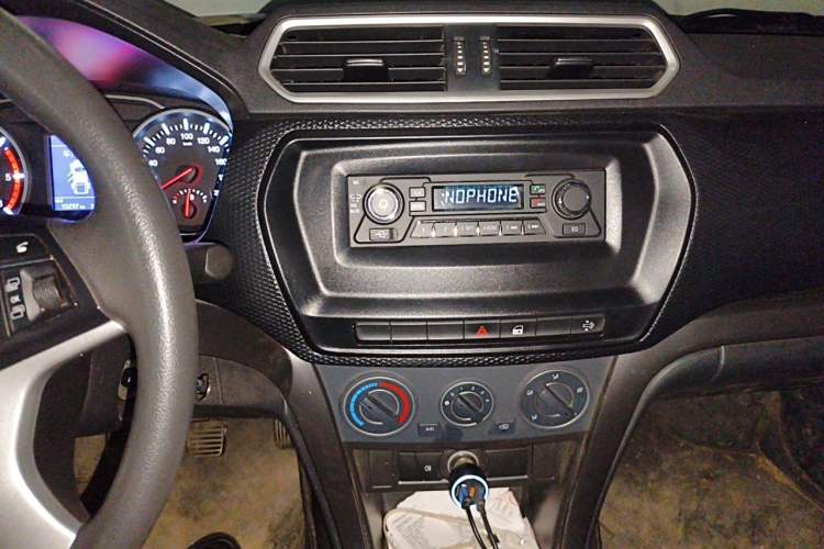 Used Great Wall Wingle 5 2023 2.0T Diesel Two-Wheel Drive Advanced Big Double Audio And AC Panel
