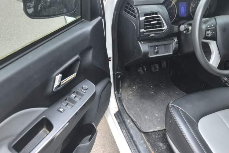 Used Great Wall Wingle 5 2023 2.0T Diesel Two-Wheel Drive Elite Flatbed Truck Driver Seat