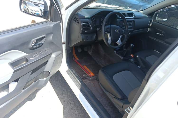 Used Great Wall Wingle 5 2023 2.4L Gasoline Two-Wheel-Drive Entry-Level Big Double Driver Seat