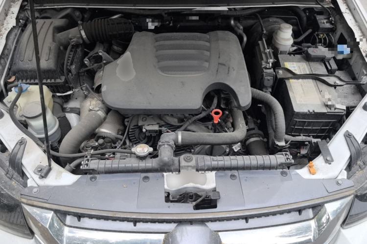 Used Great Wall Wingle 5 2023 2.0T Diesel Two-Wheel Drive Elite Flatbed Truck Engine Bay