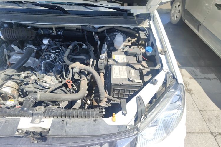 Used Great Wall Wingle 5 2023 2.0T Diesel 4x4 Entry-Level Flatbed Truck Engine Bay Left