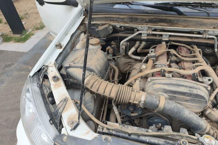 Used Great Wall Wingle 5 2023 2.4L Gasoline 4x4 Entry-Level Big Double Engine Bay Right