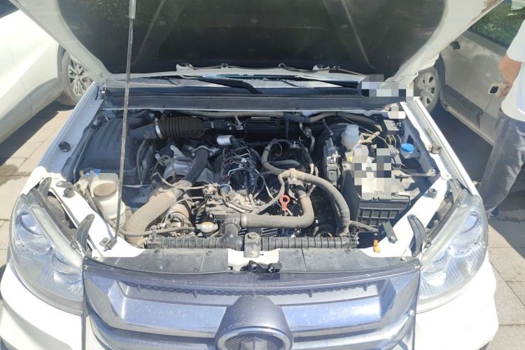 Used Great Wall Wingle 5 2023 2.0T Diesel 4x4 Entry-Level Flatbed Truck Engine Bay