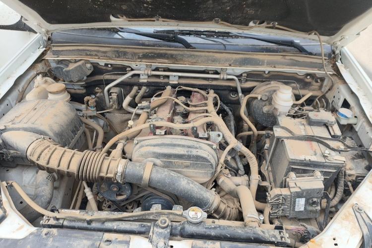 Used Great Wall Wingle 5 2023 2.4L Gasoline 4x4 Entry-Level Big Double Engine Bay