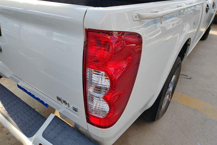 Used Great Wall Wingle 5 2023 "Dry Meal" Version 1.5T Gasoline Two-Wheel-Drive Advanced Large Double Exterior 3