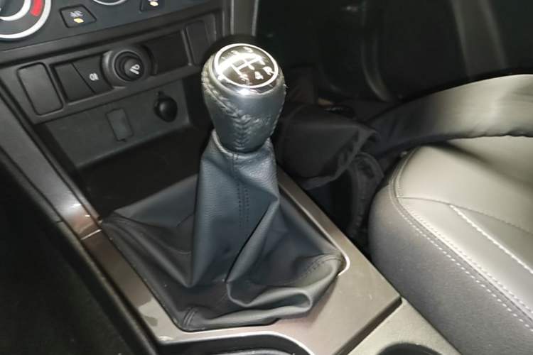 Used Great Wall Wingle 5 2023 "Dry Meal" Version 1.5T Gasoline Two-Wheel-Drive Advanced Large Double Gear Lever