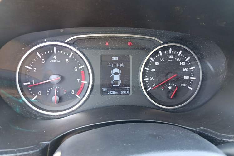 Used Great Wall Wingle 5 2023 2.4L Gasoline Two-Wheel-Drive Entry-Level Big Double Instrument Cluster