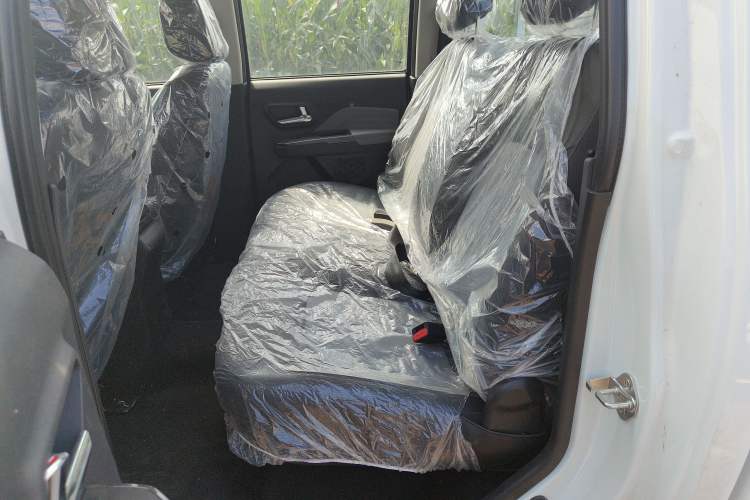 Used Great Wall Wingle 5 2023 2.0T Diesel Two-Wheel Drive Advanced Big Double Interior 1
