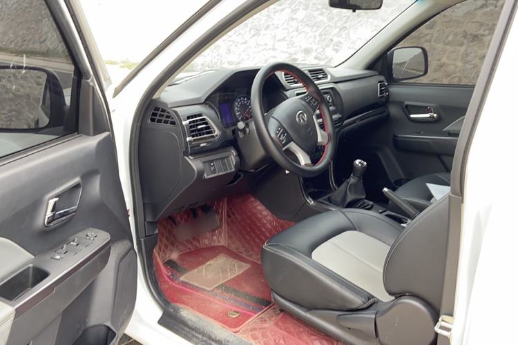 Used Great Wall Wingle 5 2023 2.4L Gasoline Two-Wheel-Drive Entry-Level Big Double Interior 2