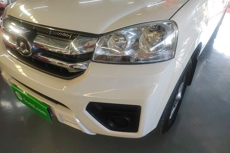 Used Great Wall Wingle 5 2023 "Dry Meal" Version 1.5T Gasoline Two-Wheel-Drive Advanced Large Double Left Front Headlight