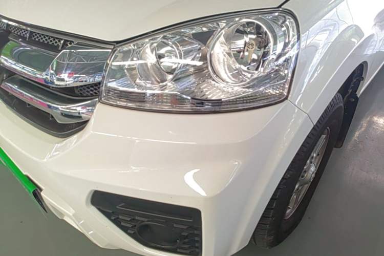 Used Great Wall Wingle 5 2023 "Dry Meal" Version 1.5T Gasoline Two-Wheel-Drive Advanced Large Double Left Front Headlight