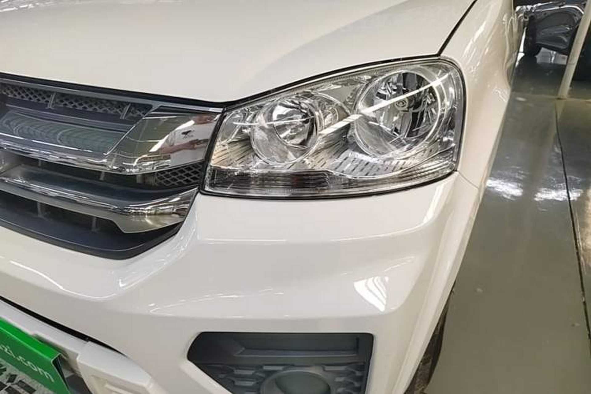 Used Great Wall Wingle 5 2023 "Dry Meal" Version 1.5T Gasoline Two-Wheel-Drive Advanced Large Double Left Front Headlight