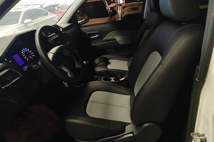 Used Great Wall Wingle 5 2023 "Dry Meal" Version 1.5T Gasoline Two-Wheel-Drive Advanced Large Double Left Front Seat