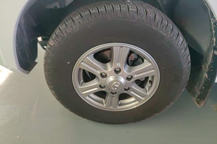 Used Great Wall Wingle 5 2023 "Dry Meal" Version 1.5T Gasoline Two-Wheel-Drive Advanced Large Double Left Front Wheel Hub