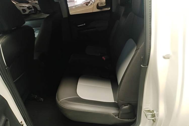 Used Great Wall Wingle 5 2023 "Dry Meal" Version 1.5T Gasoline Two-Wheel-Drive Advanced Large Double Left Rear Seat