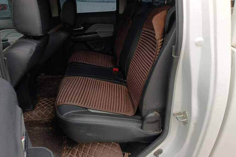 Used Great Wall Wingle 5 2023 2.0T Diesel Two-Wheel Drive Advanced Big Double Left Rear Seat