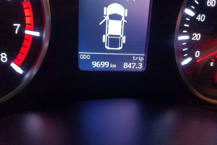 Used Great Wall Wingle 5 2023 2.4L Gasoline Two-Wheel-Drive Entry-Level Big Double Odometer Close Up