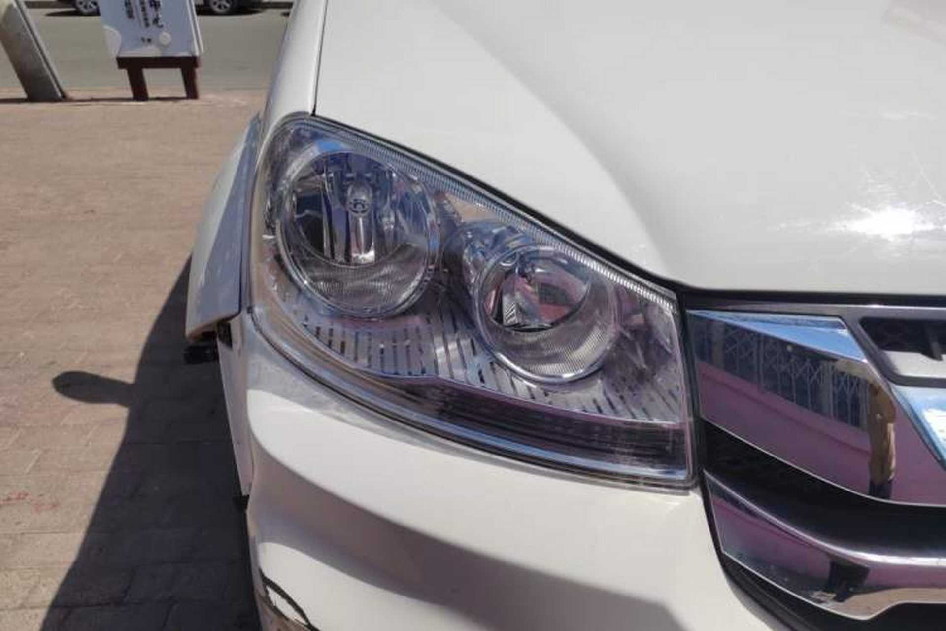 Used Great Wall Wingle 5 2023 2.4L Gasoline Two-Wheel-Drive Entry-Level Big Double Right Front Headlight
