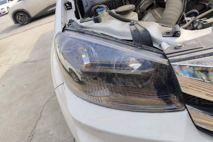 Used Great Wall Wingle 5 2023 2.0T Diesel Two-Wheel Drive Elite Plus Right Front Headlight