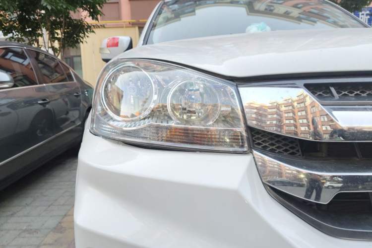 Used Great Wall Wingle 5 2023 "Ganfan" Version 1.5T Gasoline Two-Wheel-Drive Advanced Trim with Long Cargo Bed Right Front Headlight