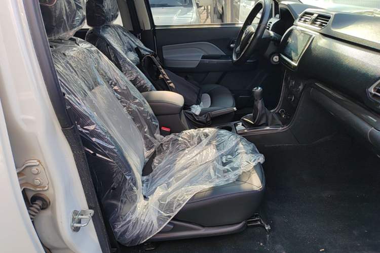 Used Great Wall Wingle 5 2023 "Dry Meal" Version 1.5T Gasoline Two-Wheel-Drive Advanced Large Double Right Front Seat