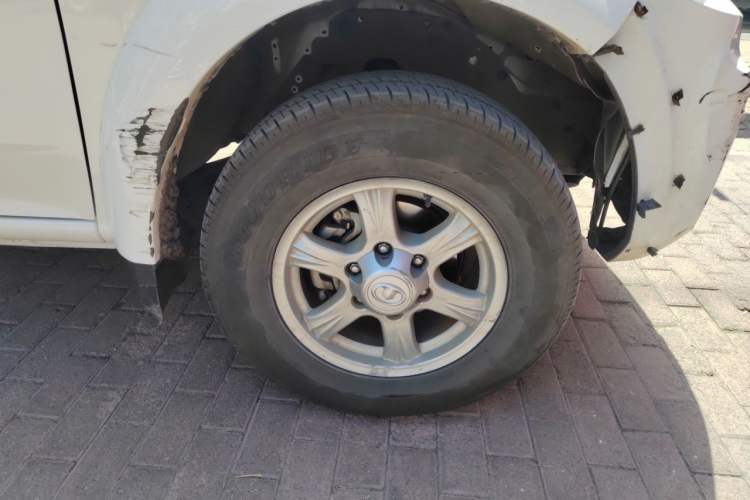 Used Great Wall Wingle 5 2023 2.4L Gasoline Two-Wheel-Drive Entry-Level Big Double Right Front Wheel Hub