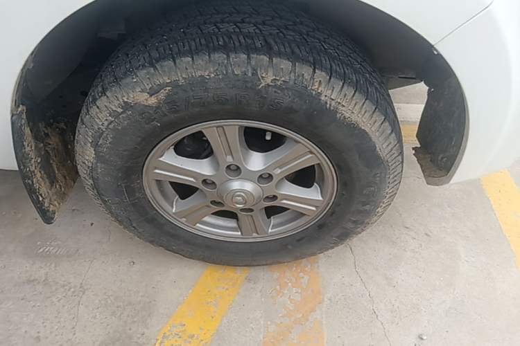 Used Great Wall Wingle 5 2023 "Dry Meal" Version 1.5T Gasoline Two-Wheel-Drive Advanced Large Double Right Front Wheel Hub