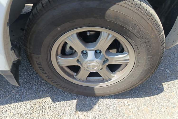 Used Great Wall Wingle 5 2023 2.4L Gasoline Two-Wheel-Drive Entry-Level Big Double Right Front Wheel Hub