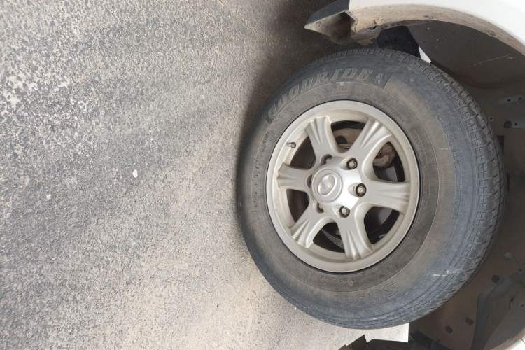 Used Great Wall Wingle 5 2023 2.4L Gasoline 4x4 Entry-Level Big Double Right Front Wheel Hub