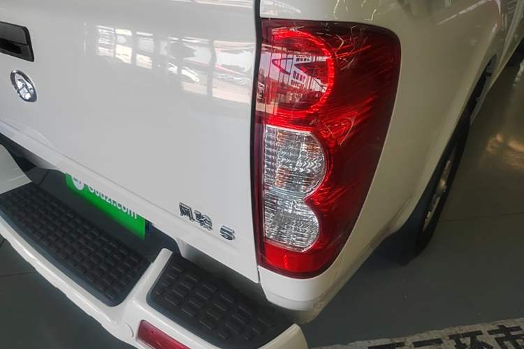Used Great Wall Wingle 5 2023 "Dry Meal" Version 1.5T Gasoline Two-Wheel-Drive Advanced Large Double Right Rear Taillight