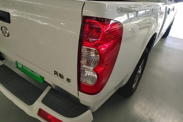 Used Great Wall Wingle 5 2023 "Dry Meal" Version 1.5T Gasoline Two-Wheel-Drive Advanced Large Double Right Rear Taillight