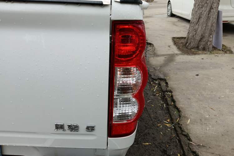 Used Great Wall Wingle 5 2023 2.0T Diesel Two-Wheel Drive Advanced Big Double Right Rear Taillight