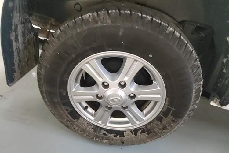 Used Great Wall Wingle 5 2023 "Dry Meal" Version 1.5T Gasoline Two-Wheel-Drive Advanced Large Double Right Rear Wheel Hub