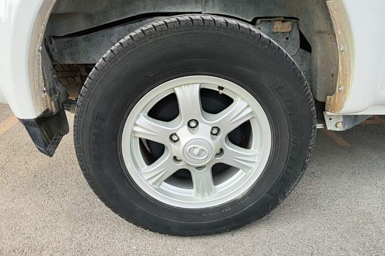 Used Great Wall Wingle 5 2023 2.0T Diesel Two-Wheel Drive Elite Plus Right Rear Wheel Hub