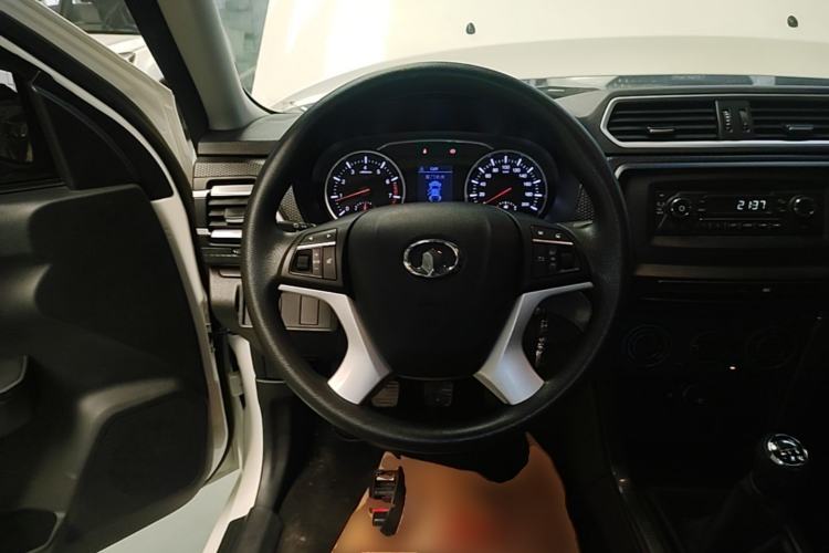 Used Great Wall Wingle 5 2023 "Dry Meal" Version 1.5T Gasoline Two-Wheel-Drive Advanced Large Double Steering Wheel
