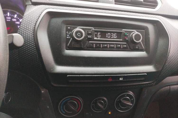 Used Great Wall Wingle 5 2023 "Dry Meal" Version 1.5T Gasoline Two-Wheel-Drive Advanced Large Double Audio And AC Panel