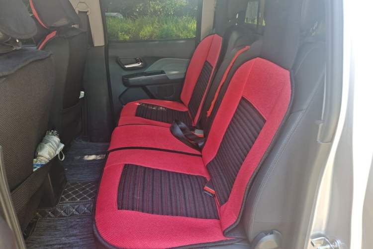 Used Great Wall Wingle 5 2023 "Ganfan" Version 1.5T Gasoline Two-Wheel-Drive Advanced Trim with Long Cargo Bed Left Rear Seat