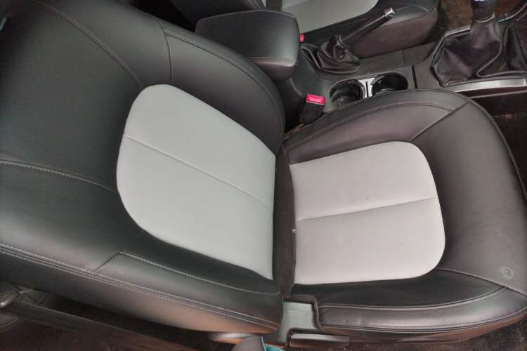 Used Great Wall Wingle 5 2023 "Dry Meal" Version 1.5T Gasoline Two-Wheel-Drive Advanced Large Double Right Front Seat