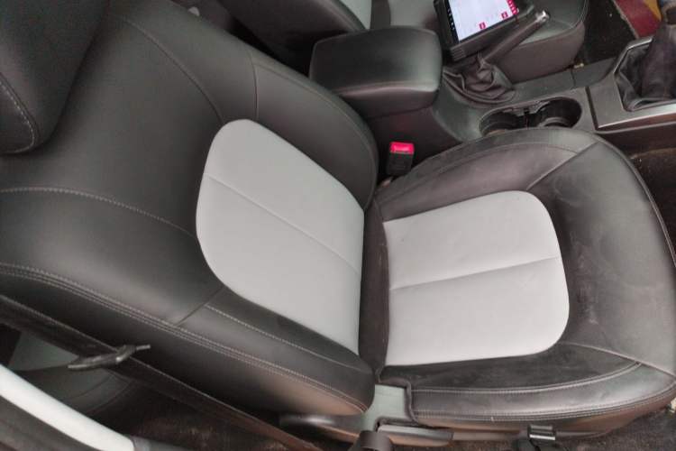 Used Great Wall Wingle 5 2023 "Dry Meal" Version 1.5T Gasoline Two-Wheel-Drive Advanced Large Double Right Front Seat