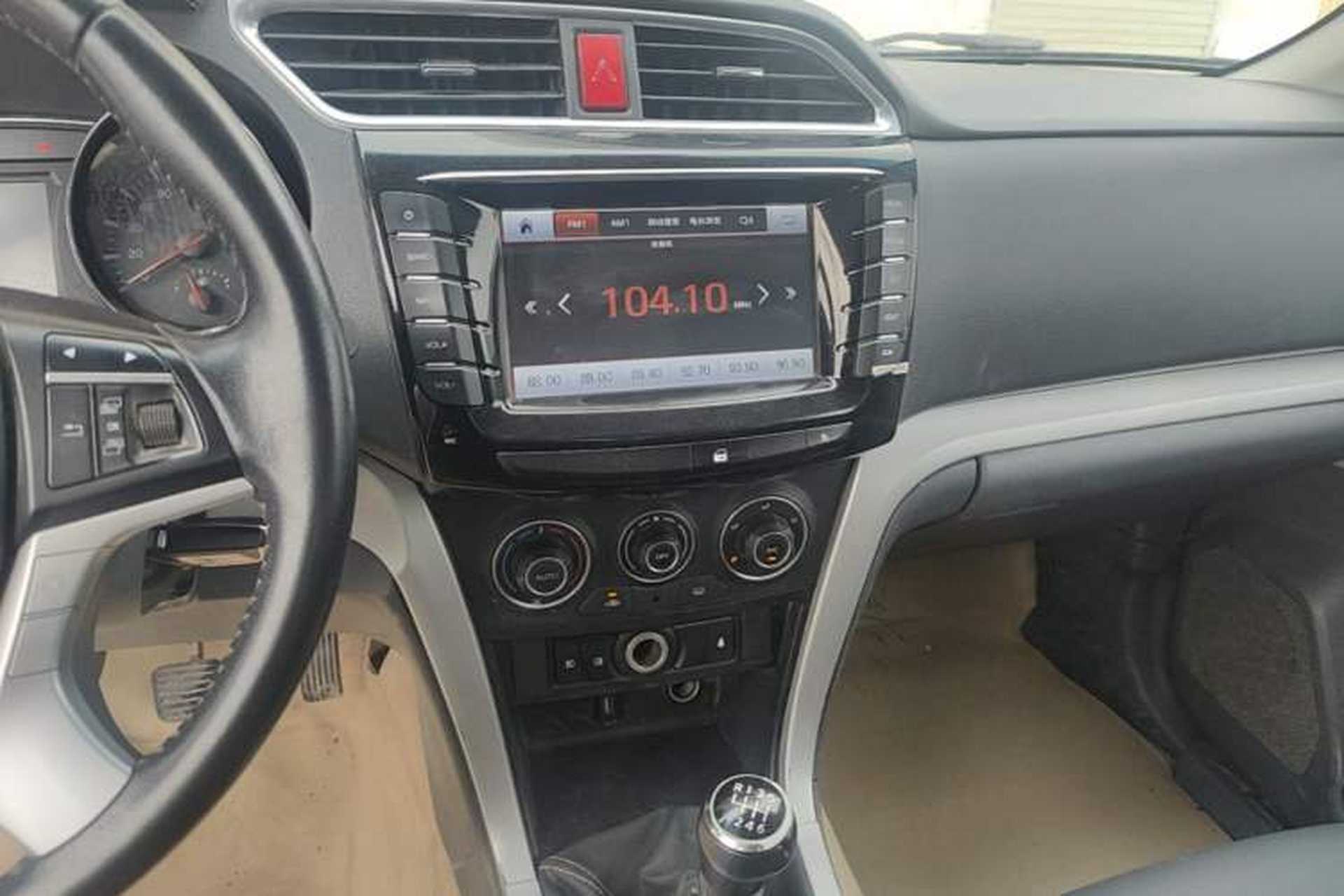 Used Great Wall Wingle 6 2014 2.0T Two-Wheel Drive Navigation Version 4D20B Audio And AC Panel