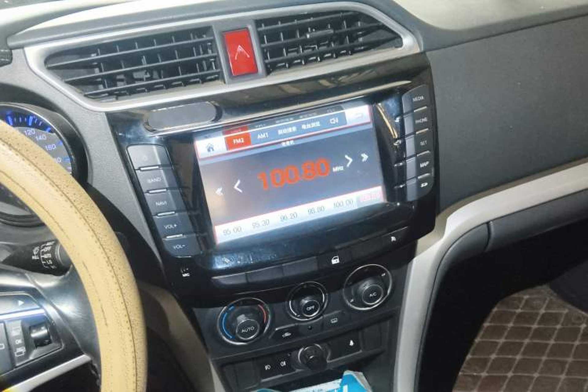 Used Great Wall Wingle 6 2014 2.0T Two-Wheel Drive Navigation Version 4D20B Audio And AC Panel