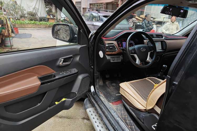 Used Great Wall Wingle 6 2014 2.0T Two-Wheel Drive Navigation Version 4D20B Driver Seat