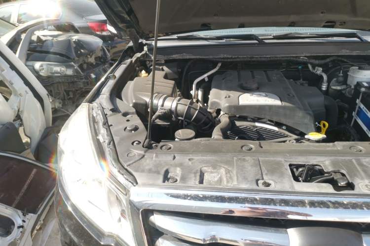 Used Great Wall Wingle 6 2014 2.0T Two-Wheel Drive Elite Version 4D20B Engine Bay Right
